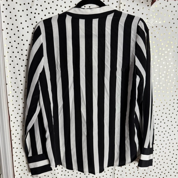 L'Agence Franky 100% Silk Blouse - Picture 5 of 7